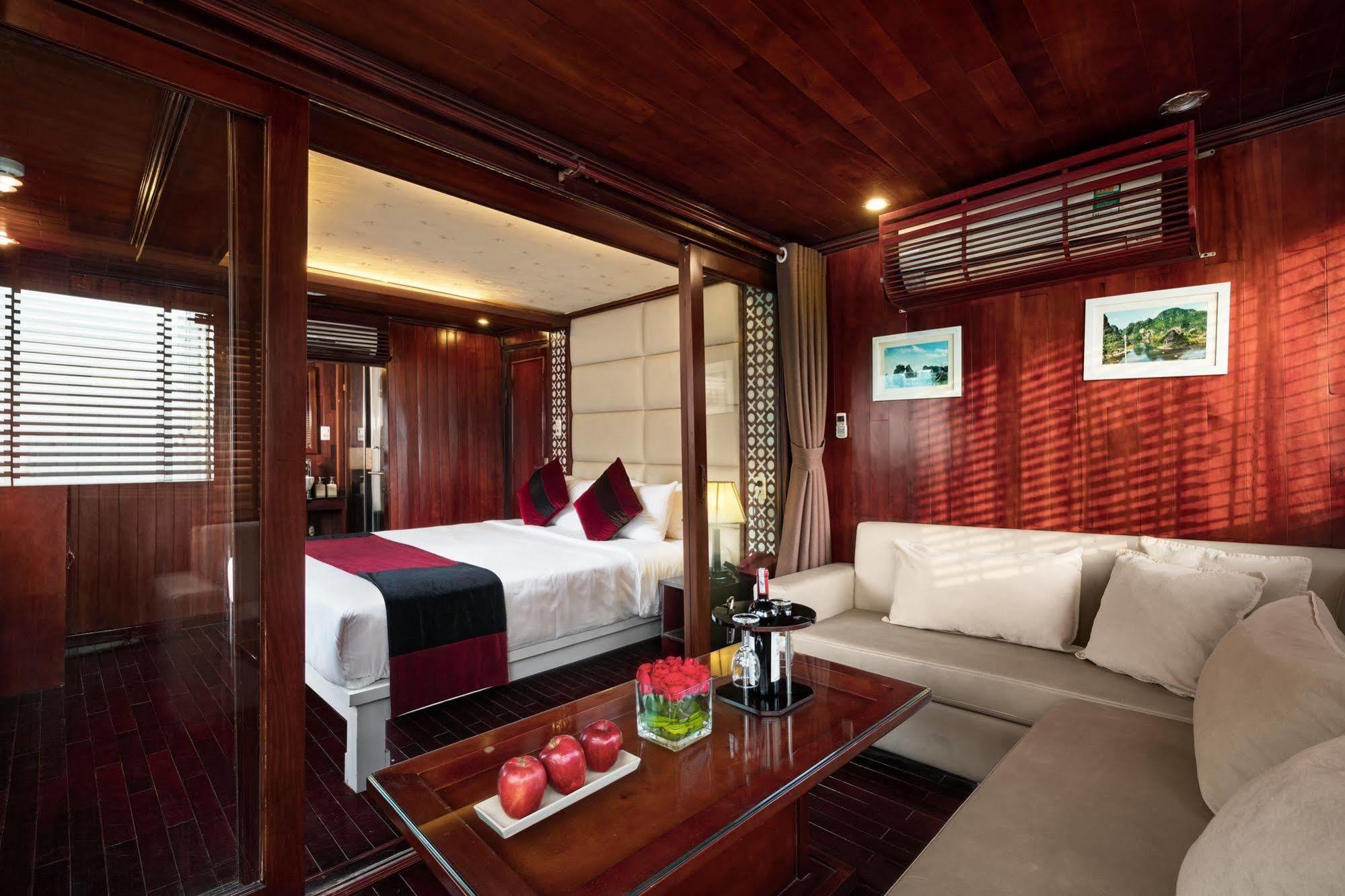 Halong Paloma Cruise Hotel Ha Long Bagian luar foto