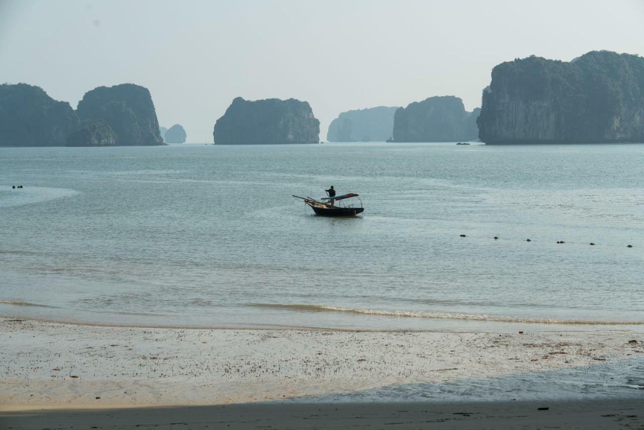 Halong Paloma Cruise Hotel Ha Long Bagian luar foto